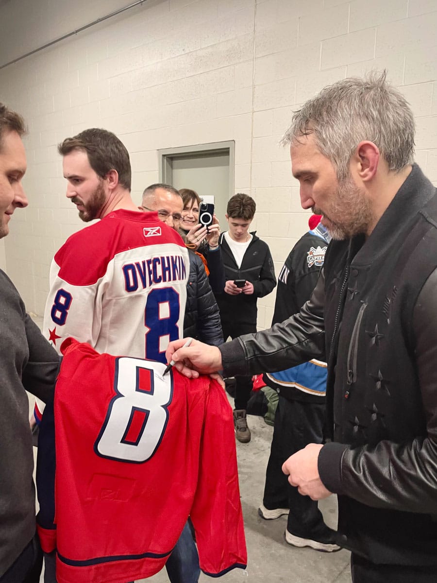 Ovechkin signing jersey